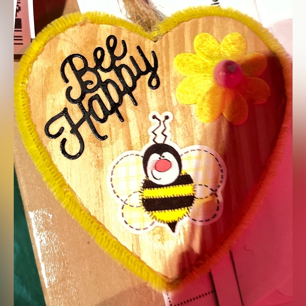 Handmade Beautiful Bee Happy Wooden Heart Sign